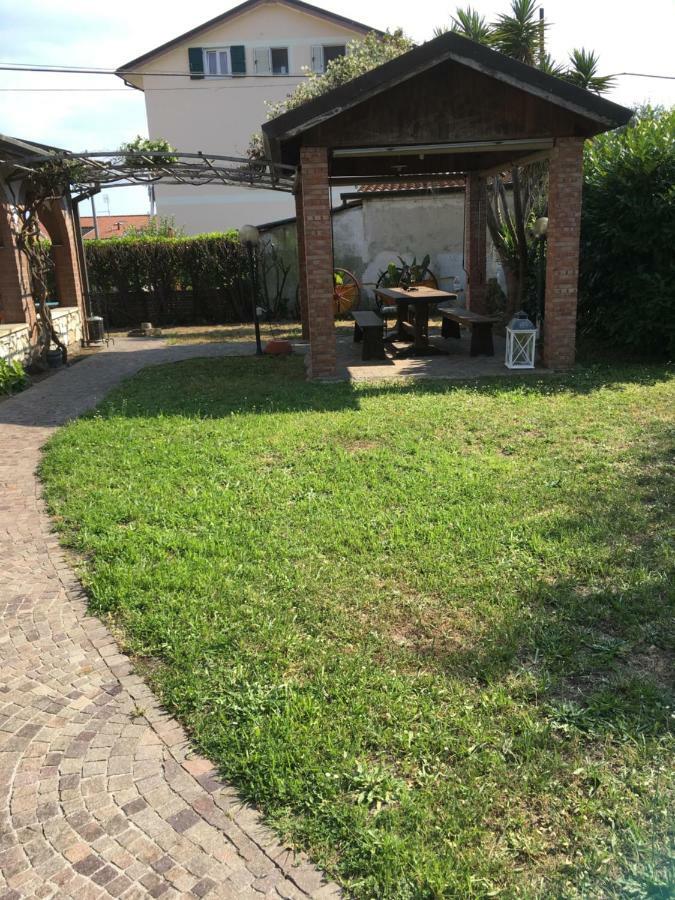 Casa Degli Zii Appartamento Letizia Luni Zewnętrze zdjęcie